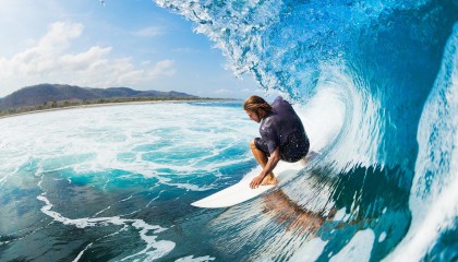 华体会下载：曼联4-1酣胜副班长狼队，B费独造三球闪耀全场，高价强援破门助红魔逼近前四