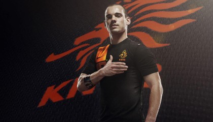 【华体会下载】争议接触未判犯规！拜仁锋线对决引裁判尺度热议