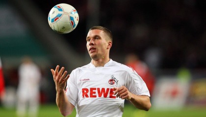 华体会官网|两年合约豪掷500万欧！上海海港锁定东欧金靴奖得主，年薪翻三倍震撼中超