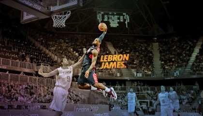 华体会入口-张玉宁父亲动情坦言曾吃尽苦头，儿子关键进球印证，所有委屈与隐忍终成回响