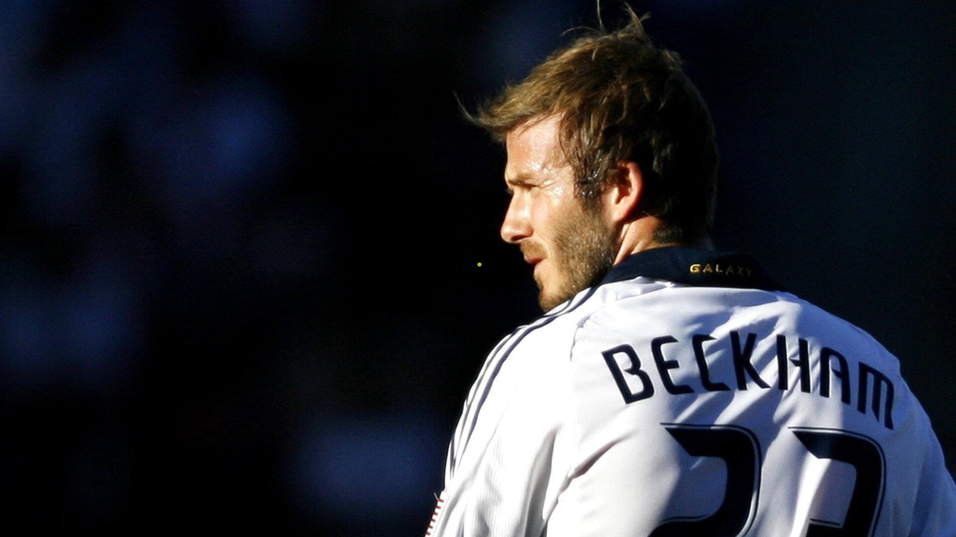 纳格尔斯曼携爱侣亮相马拉松节目，深情呼吁公众助力慈善捐款行动